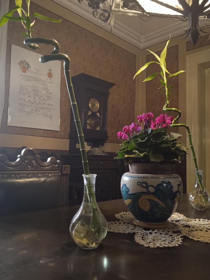 Bed And Books Isabella Bed and Breakfast Catánia Buitenkant foto