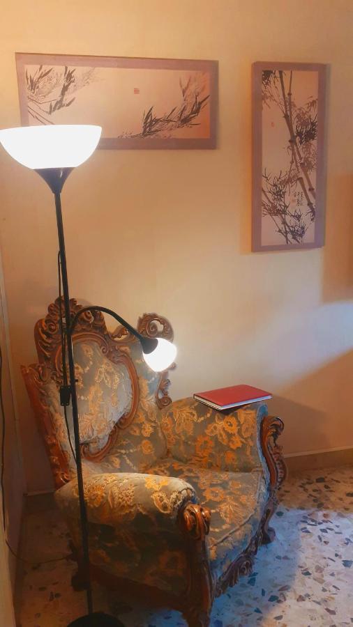 Bed And Books Isabella Bed and Breakfast Catánia Buitenkant foto